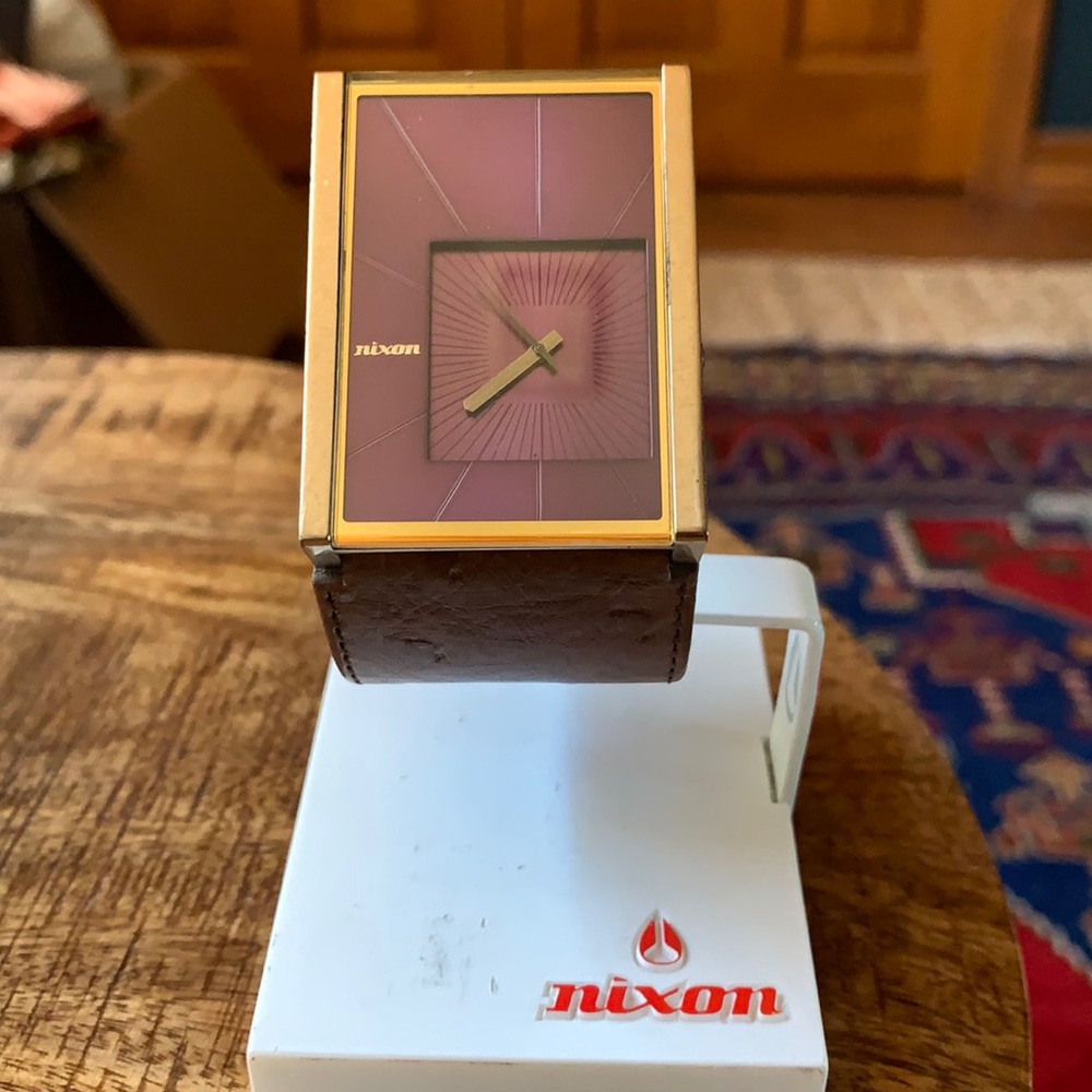 Nixon The Motif